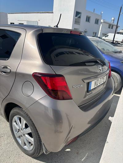 Toyota Yaris — 4
