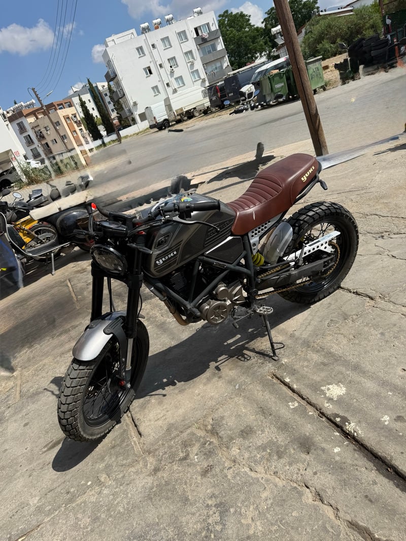Yuki Scrambler 125 — 2