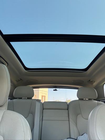 Volvo XC60 — 9