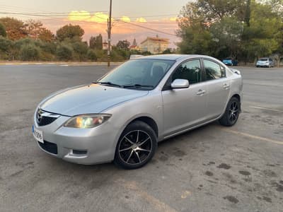 Mazda Axela — 1