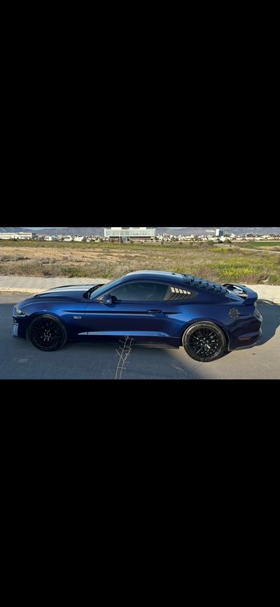 Ford Mustang — 4