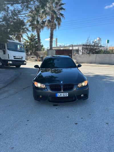BMW 320i — 3