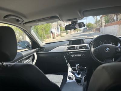 BMW 320i — 2