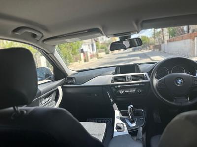 BMW 320i — 4