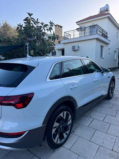 Audi E-Tron — 3