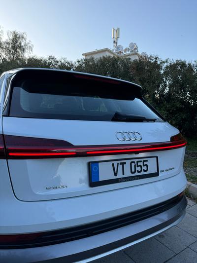 Audi E-Tron — 5