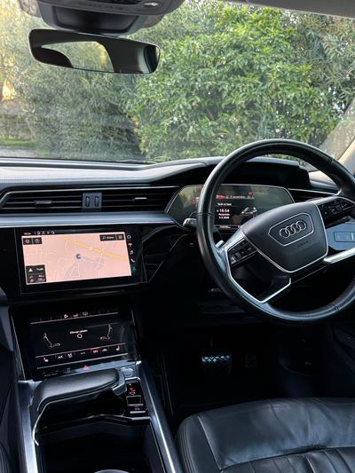 Audi E-Tron — 7