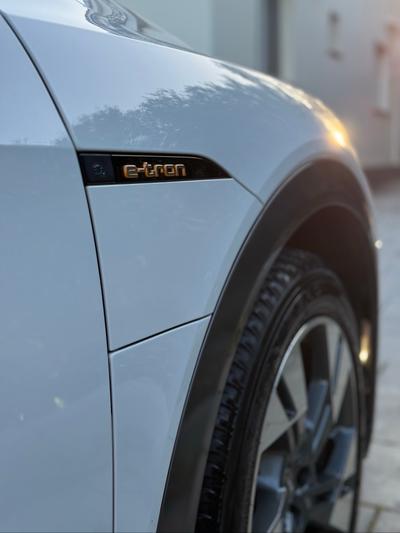 Audi E-Tron — 8