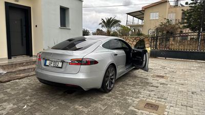 Tesla Model S — 3