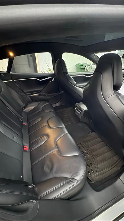 Tesla Model S — 4