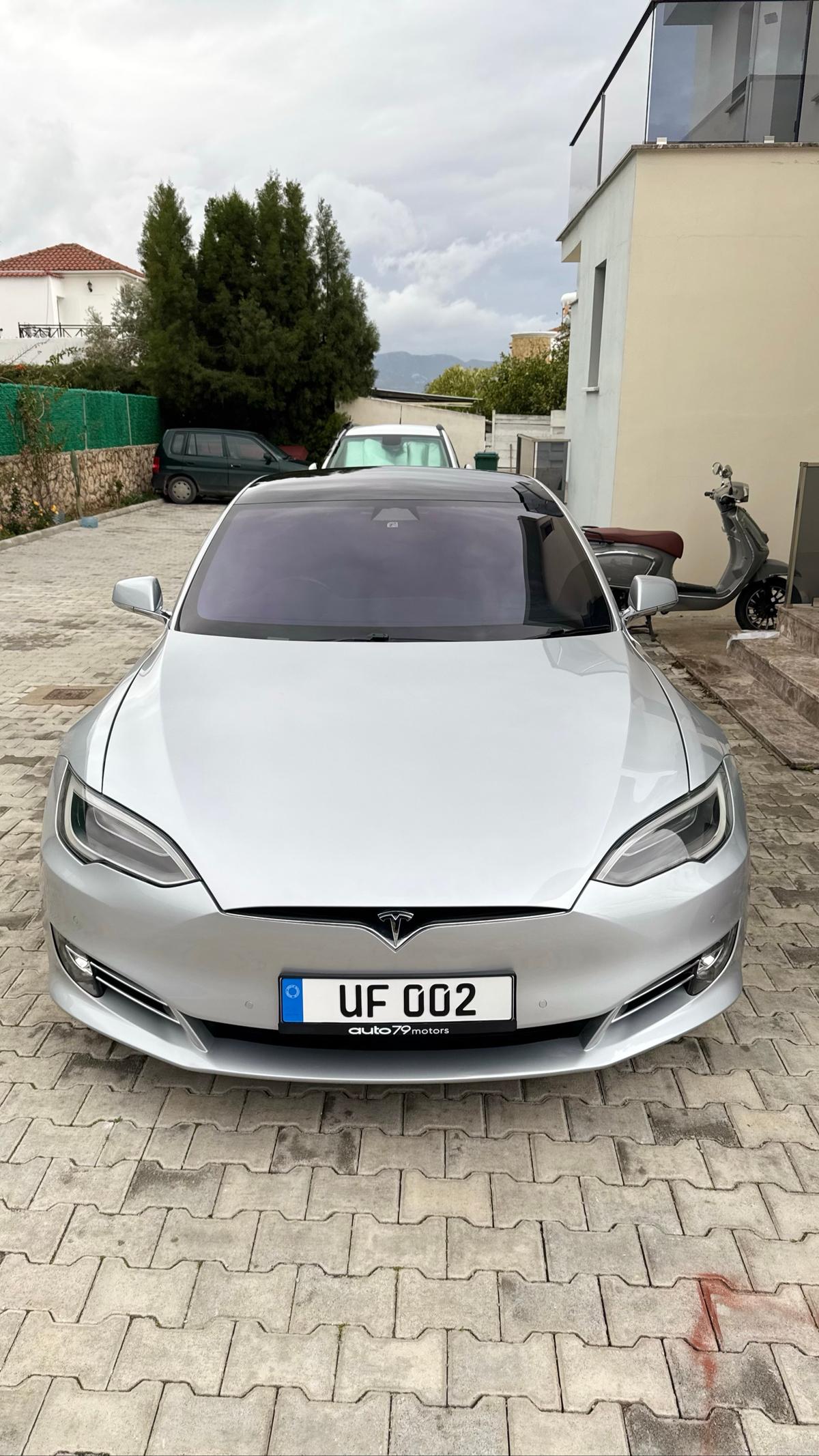 2018 Tesla Model S 6