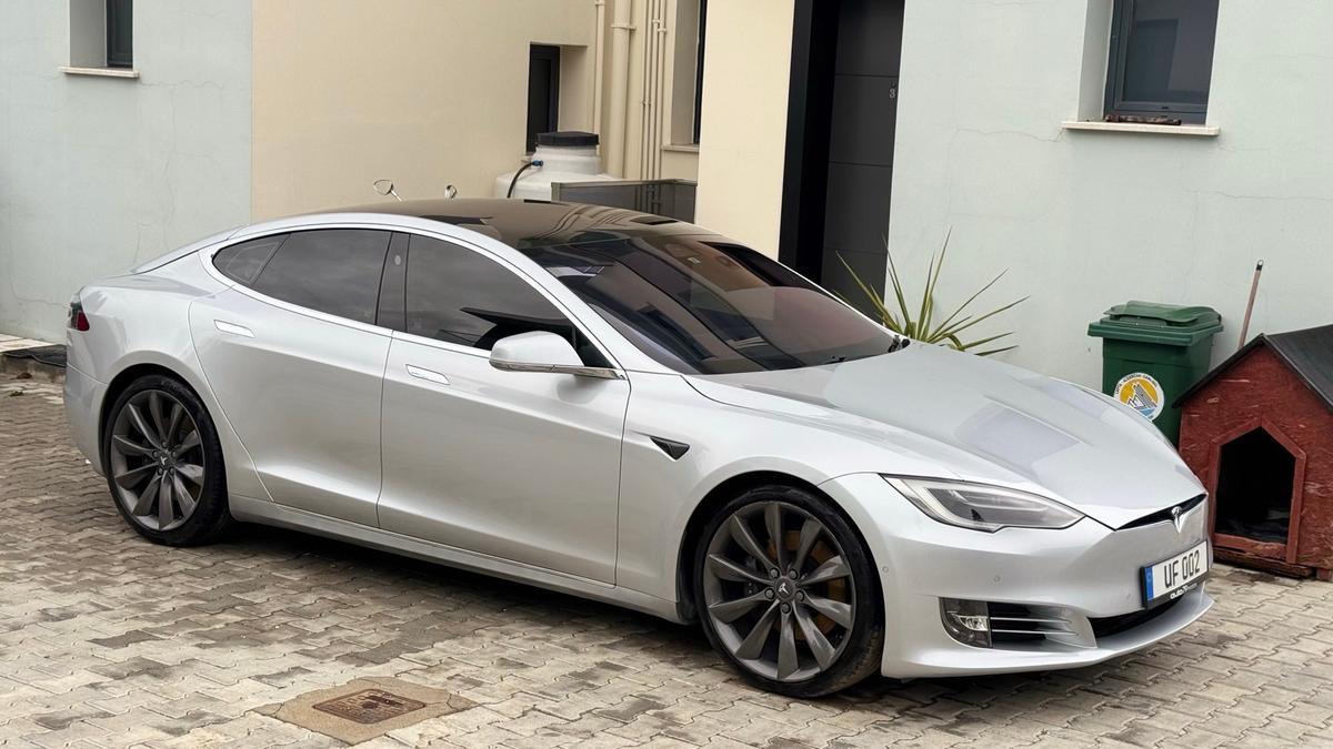 2018 Tesla Model S 8