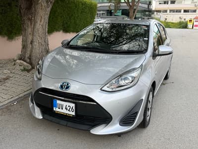 Toyota Aqua — 8