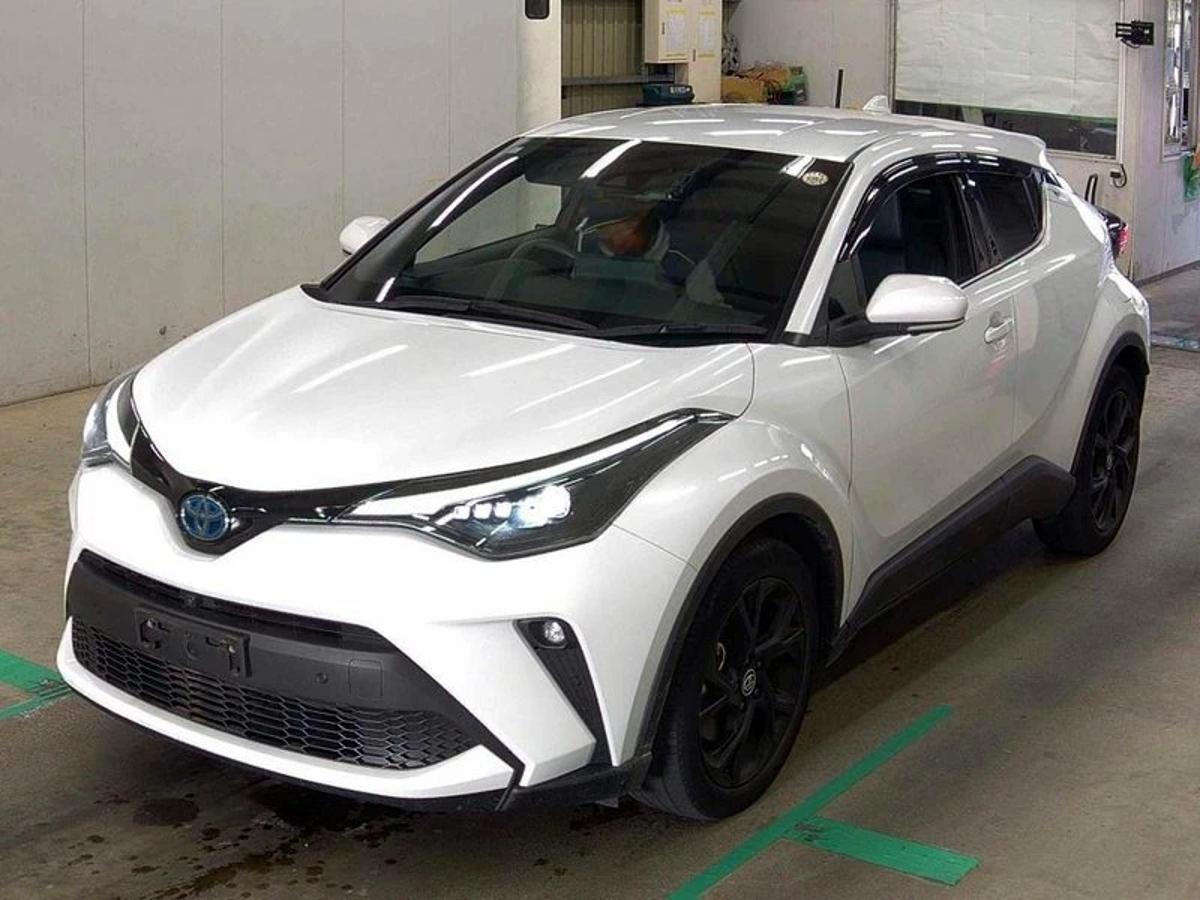 2023 Toyota C-HR 2