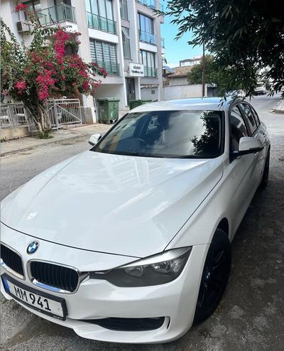 BMW 320i — 3