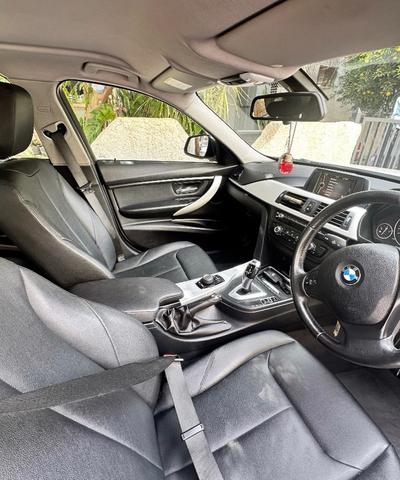 BMW 320i — 6