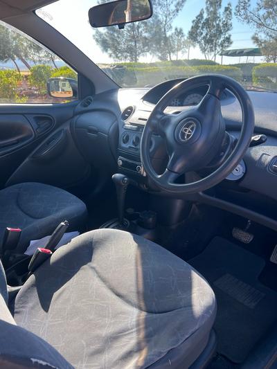 Toyota Vitz — 4
