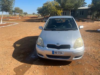 2004 Toyota Vitz
