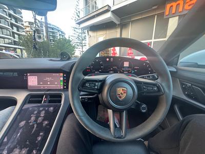 Porsche Taycan — 6