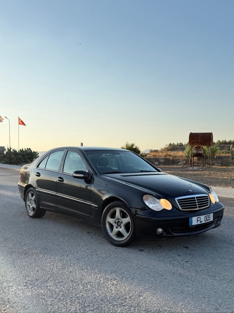 2003 Mercedes-Benz C 200