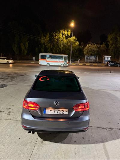Volkswagen Jetta — 3