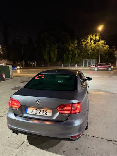Volkswagen Jetta — 4