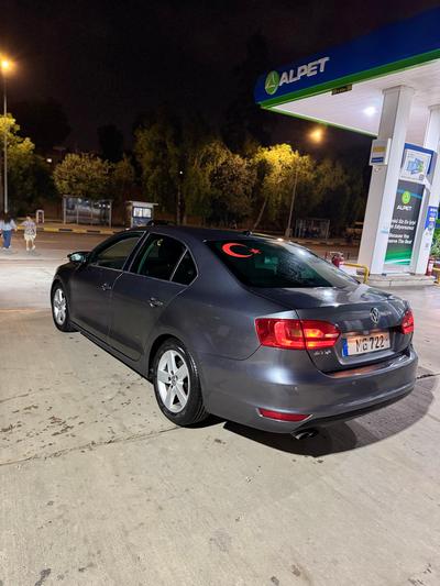 Volkswagen Jetta — 8