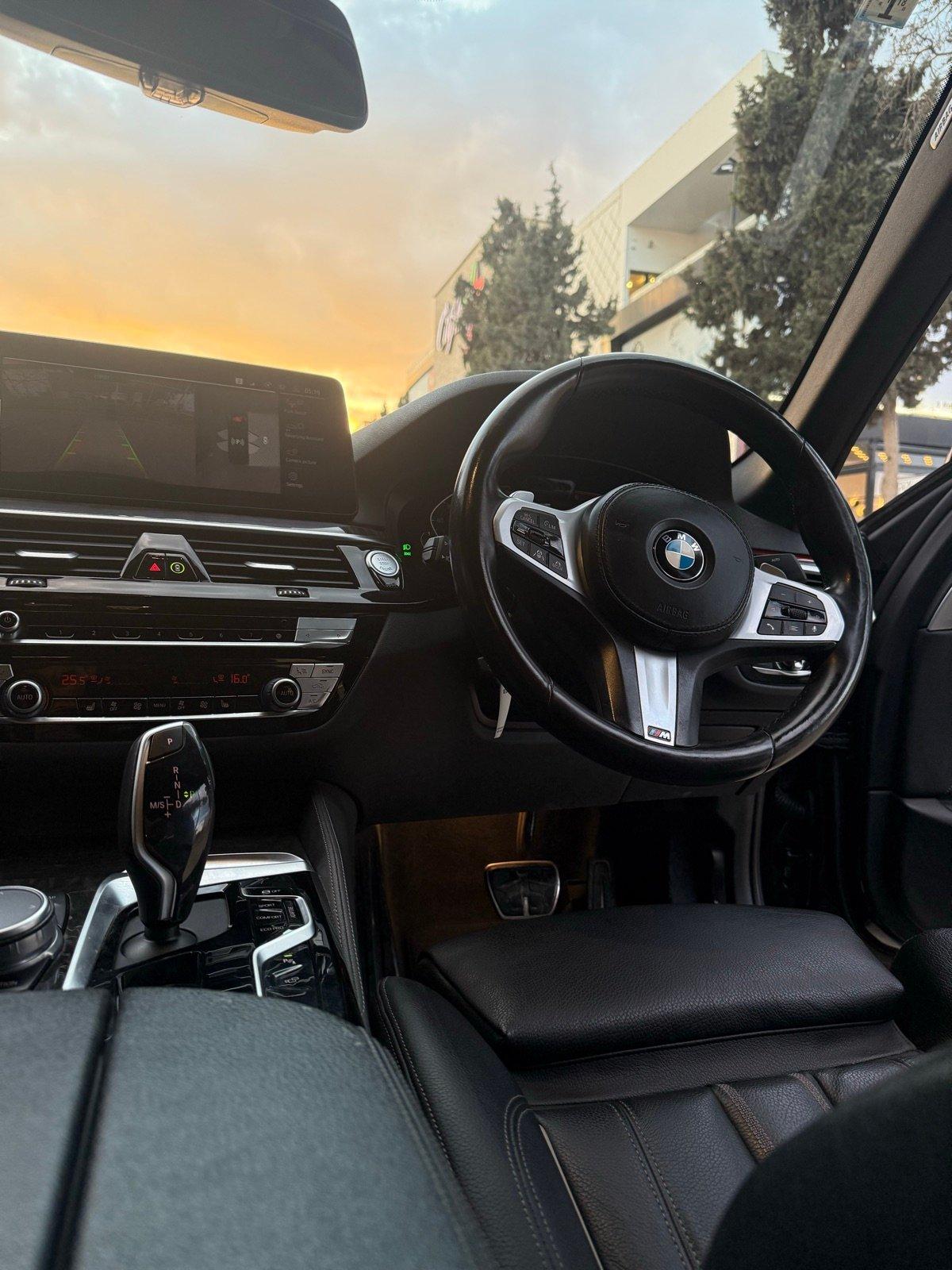 2021 BMW 523d 6