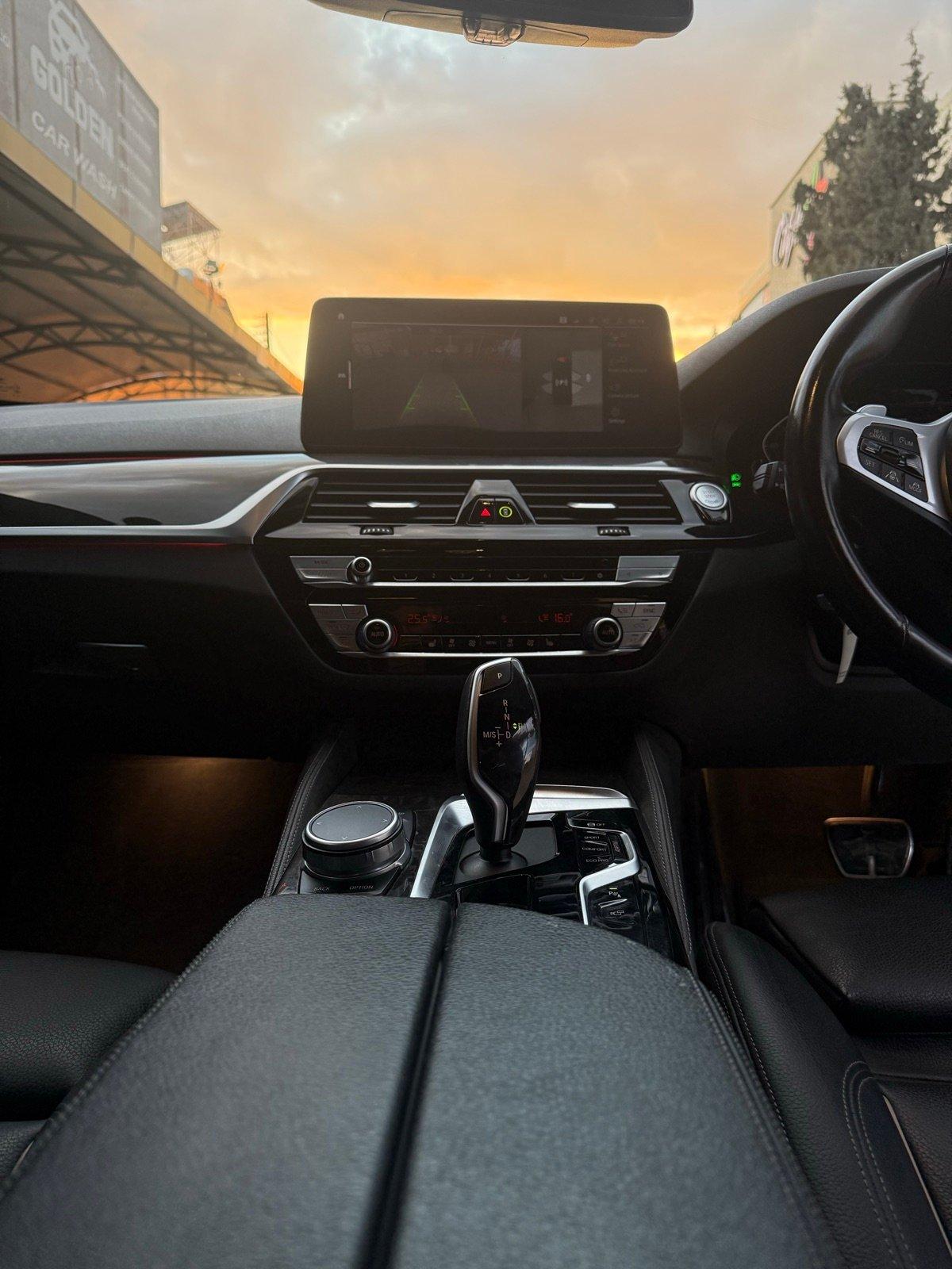 2021 BMW 523d 7