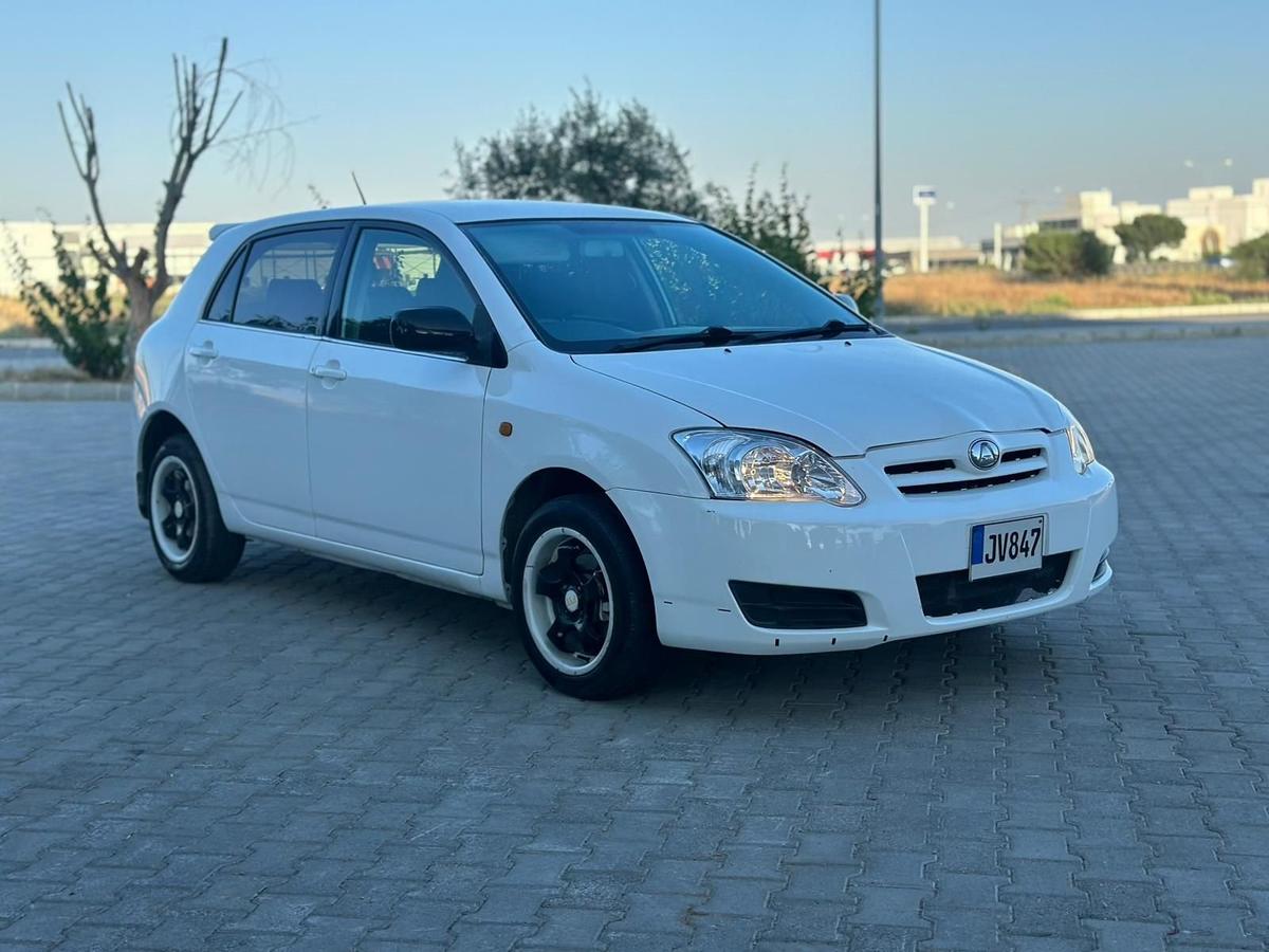 2005 Toyota Allex 2