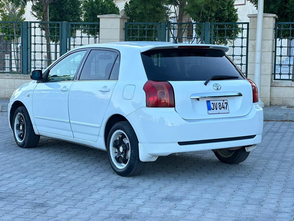 2005 Toyota Allex 3