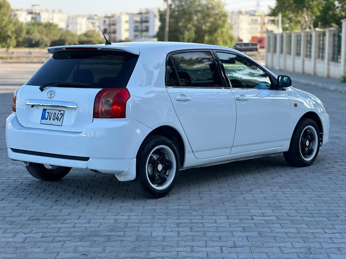 2005 Toyota Allex 5
