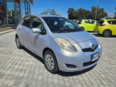 Toyota Vitz — 4