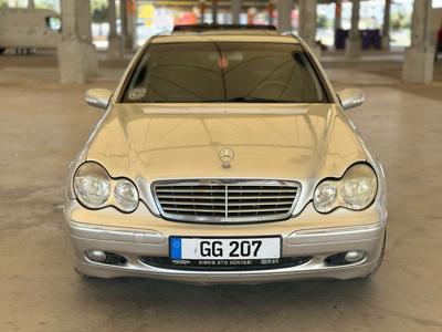 Mercedes-Benz C220 — 1