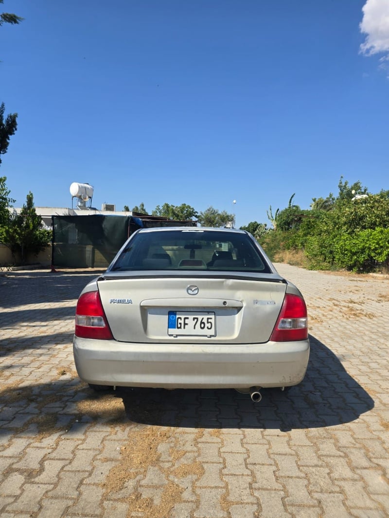 Mazda Familia — 2