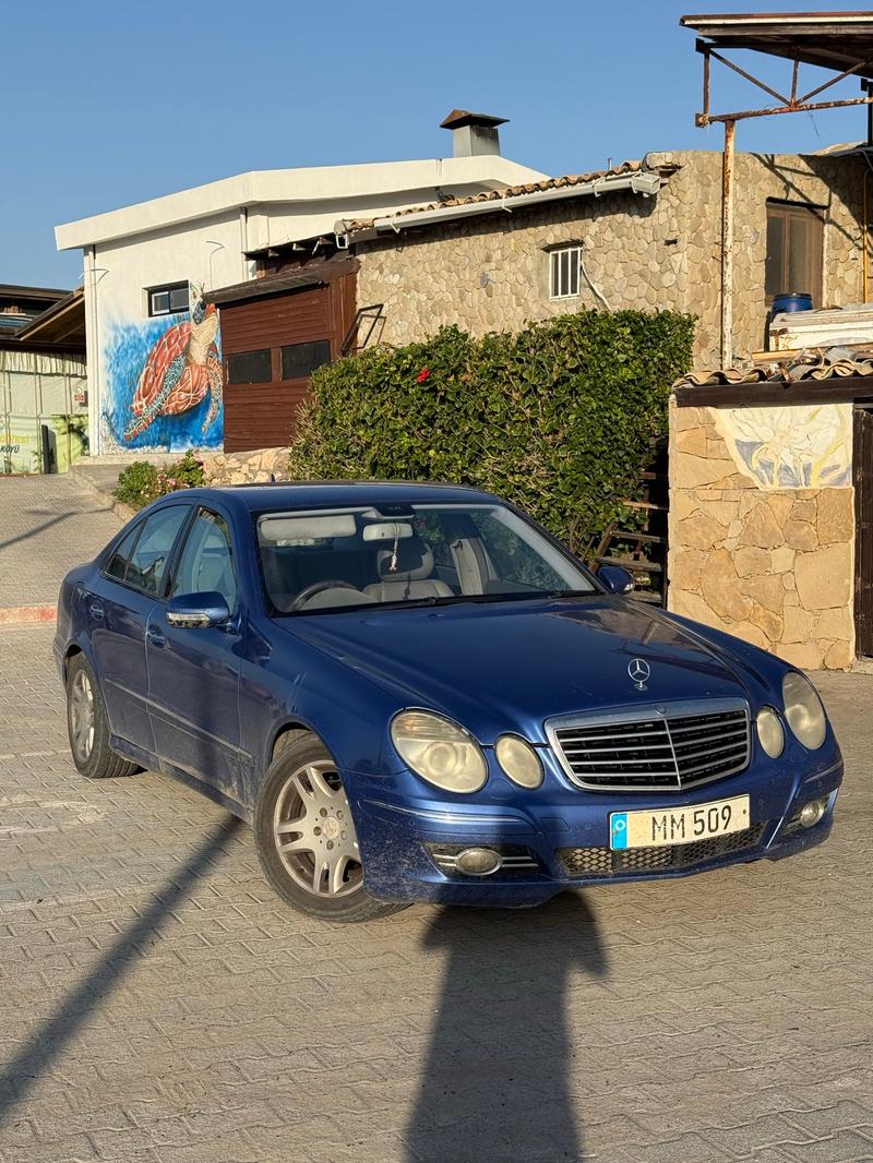 Mercedes-Benz E 220 — 1/6