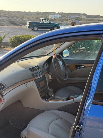 Mercedes-Benz E 220 — 4