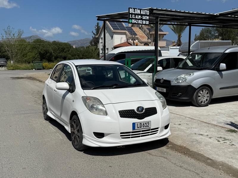 Toyota Vitz — 1/6