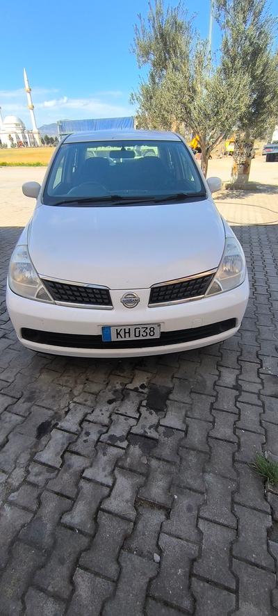 Nissan Tiida — 4