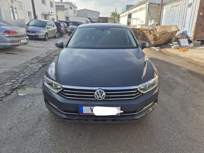 Volkswagen Passat — 2