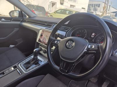 Volkswagen Passat — 4