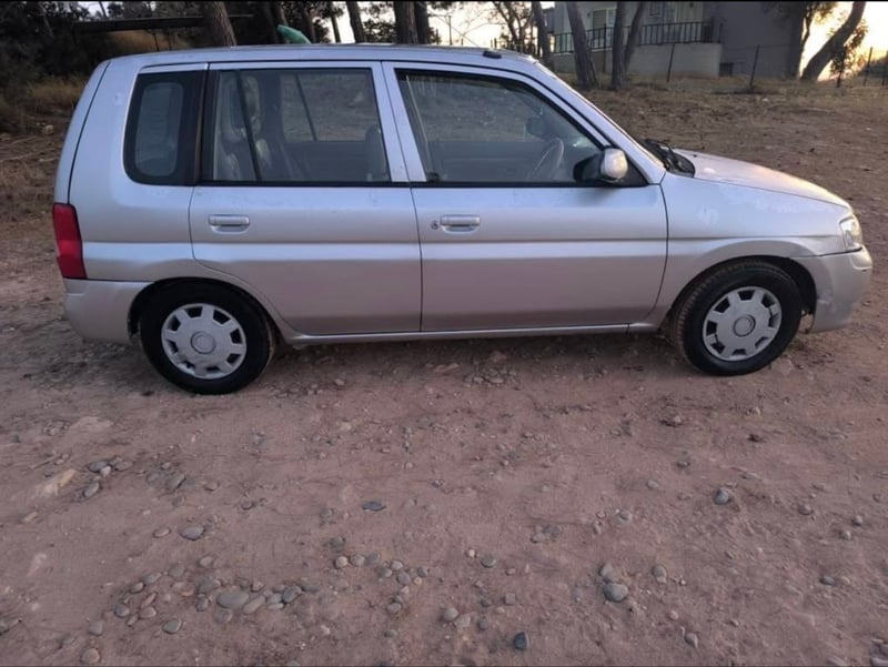 Mazda Demio — 8