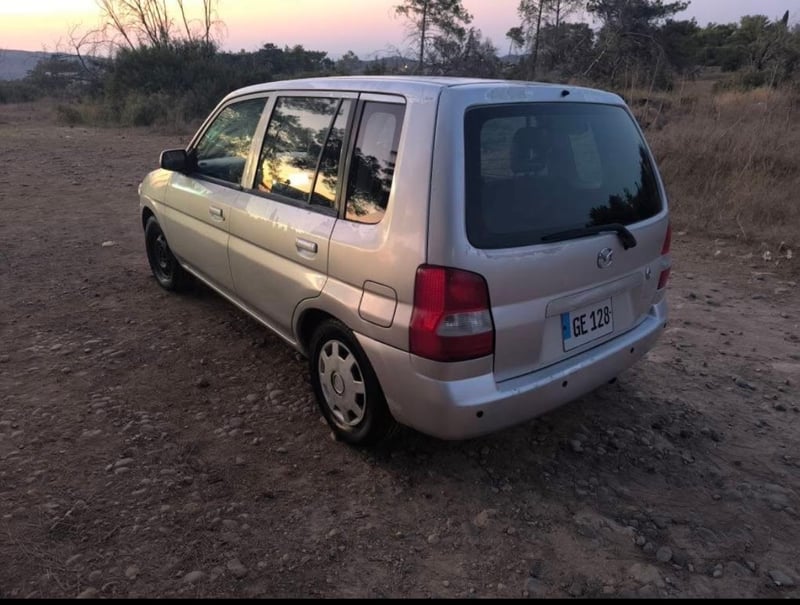 Mazda Demio — 7