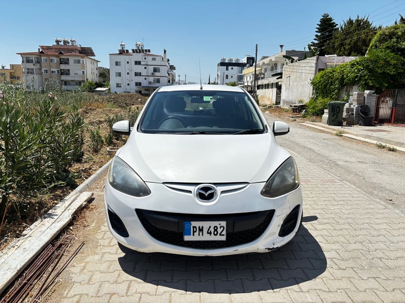 Mazda Demio — 3