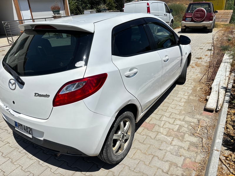 Mazda Demio — 6