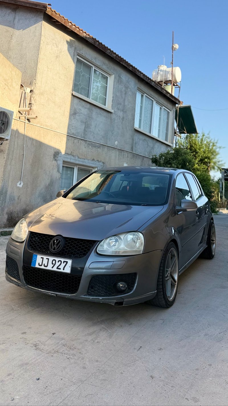 Volkswagen Golf — 1/9