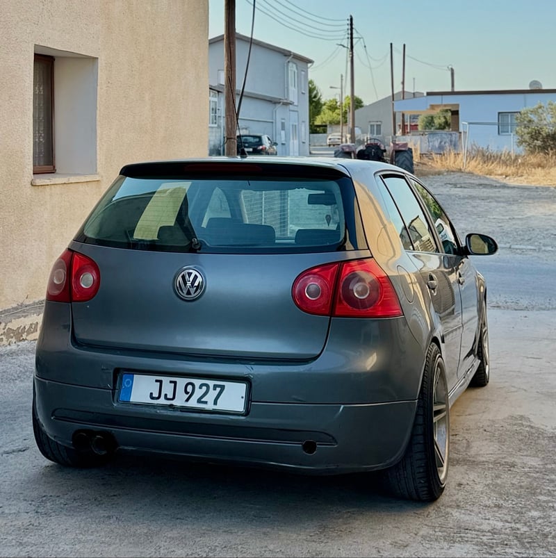 Volkswagen Golf — 2