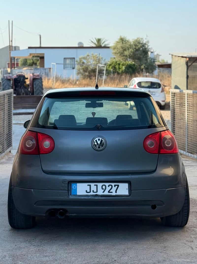 Volkswagen Golf — 4