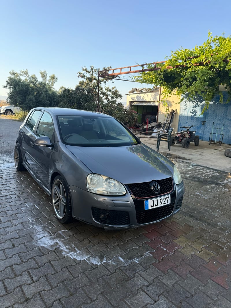 Volkswagen Golf — 5
