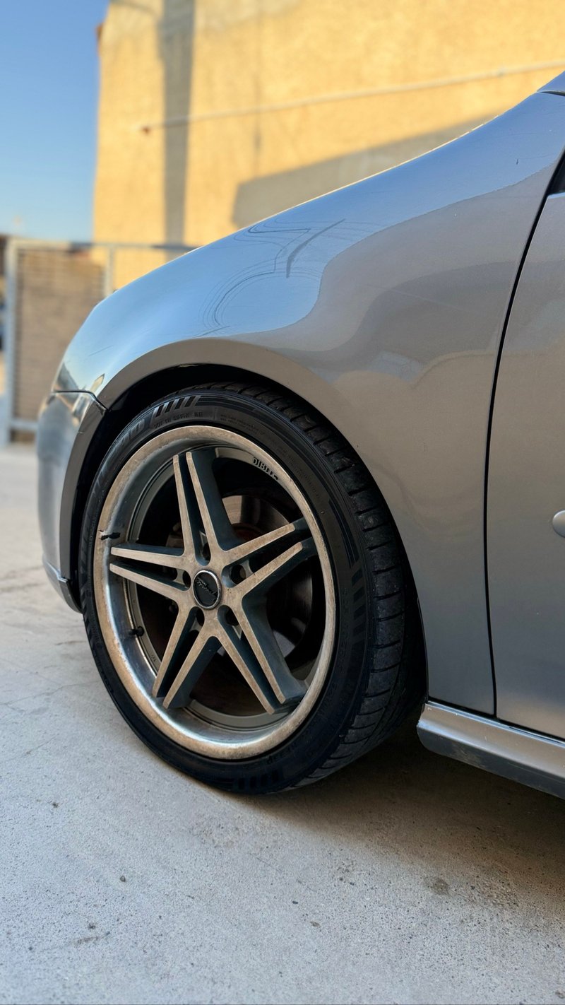 Volkswagen Golf — 6